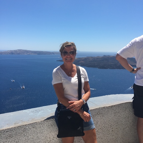 Meet your Posher, Pamela - Picture 2 of 2